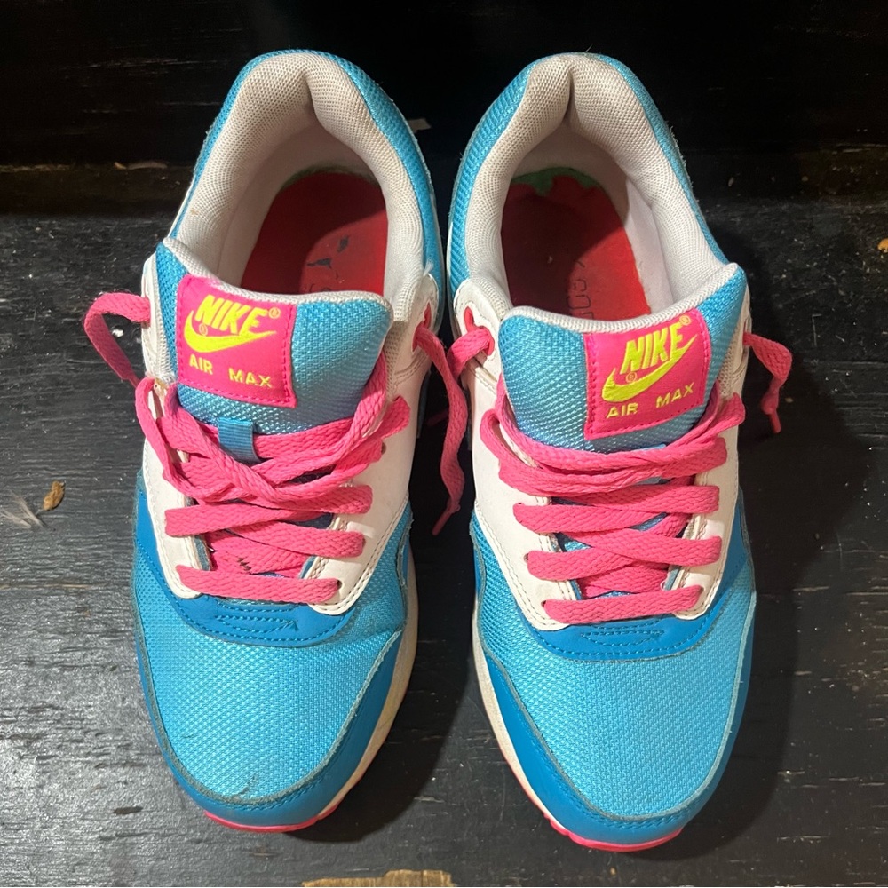 Nike Airmax sneakers. Size 7.5